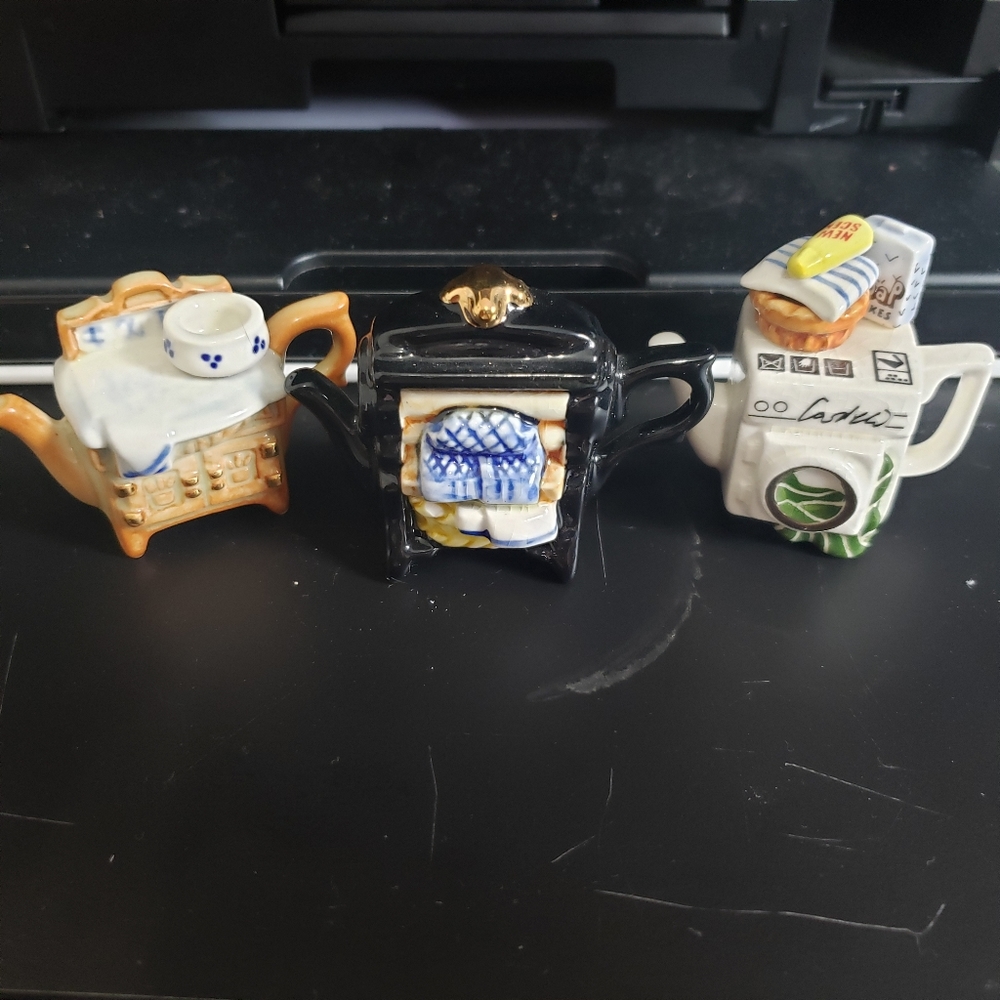 🚨DONATING SOON🚨 3 Rare Miniature Tea Pots